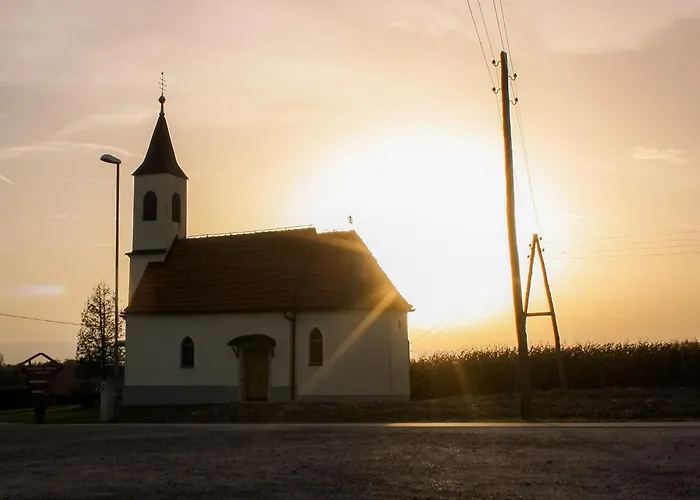 Feriegård Posestvo Rozengrunt Pri Mihelicu *